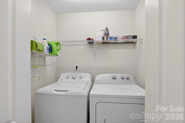 1590 Mayfair Drive, Conover, NC 28613