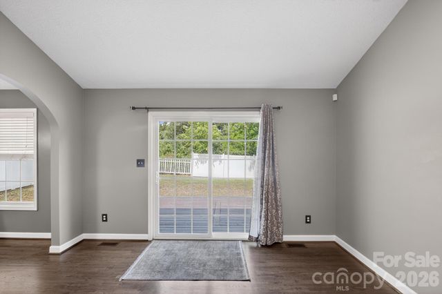 1590 Mayfair Drive, Conover, NC 28613