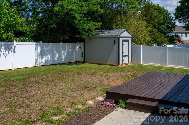 1590 Mayfair Drive, Conover, NC 28613