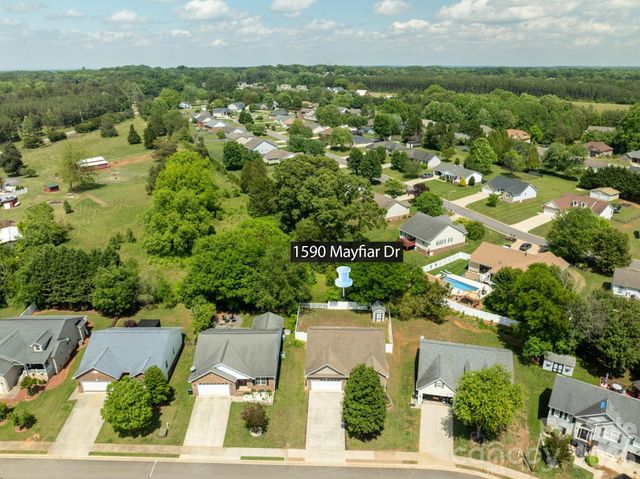 1590 Mayfair Drive, Conover, NC 28613