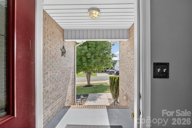 1590 Mayfair Drive, Conover, NC 28613
