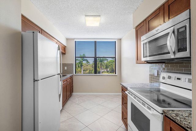 2455 LINDELL Boulevard 3411, Delray Beach, FL 33444