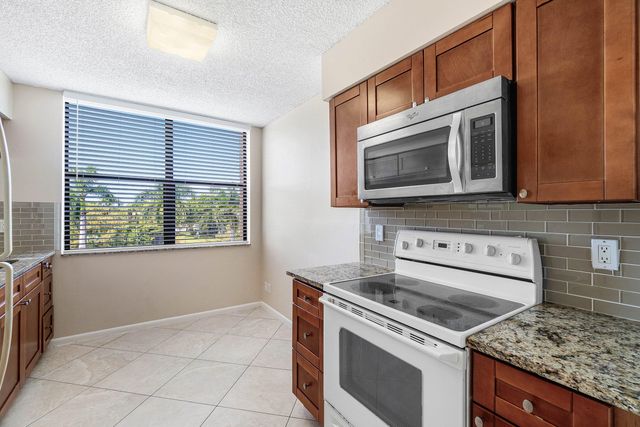 2455 LINDELL Boulevard 3411, Delray Beach, FL 33444