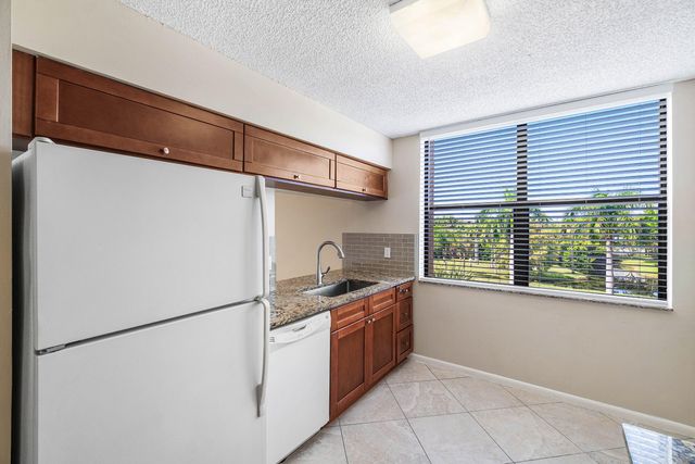 2455 LINDELL Boulevard 3411, Delray Beach, FL 33444