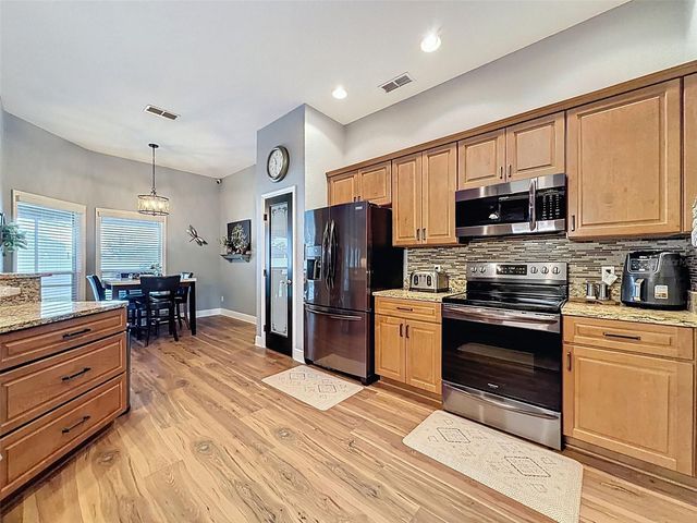 204 BENTLEY OAKS BOULEVARD, Auburndale, FL 33823