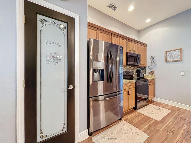 204 BENTLEY OAKS BOULEVARD, Auburndale, FL 33823