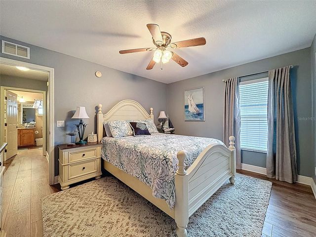 204 BENTLEY OAKS BOULEVARD, Auburndale, FL 33823