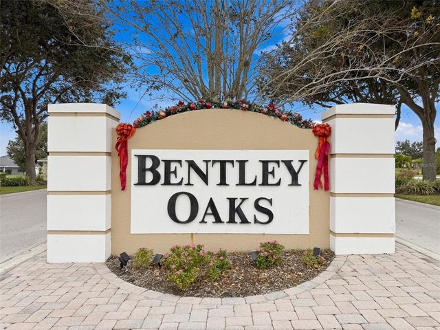 204 BENTLEY OAKS BOULEVARD, Auburndale, FL 33823