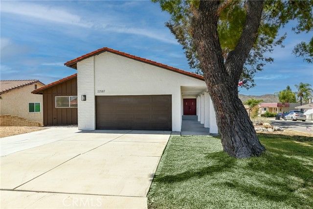 22587 Canyon Lake Drive, Canyon Lake, CA 92587