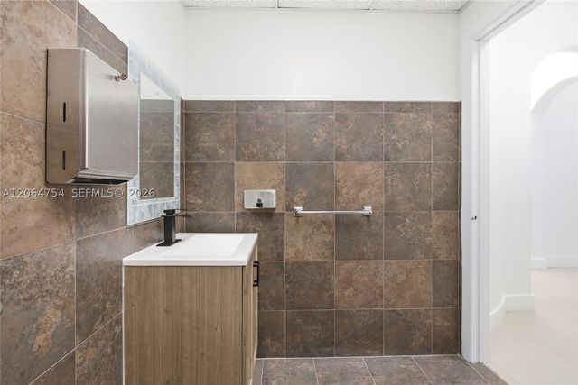 6010 NW 99th Ave 103, Doral, FL 33178