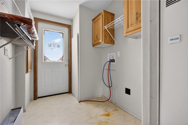 805 National Way, Ellwood City, PA 16117