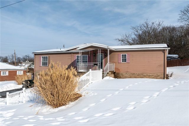 805 National Way, Ellwood City, PA 16117