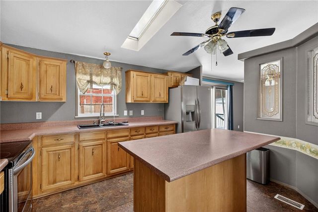 805 National Way, Ellwood City, PA 16117