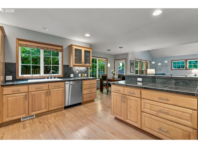 514 Ne 49TH Ave, Hillsboro, OR 97124