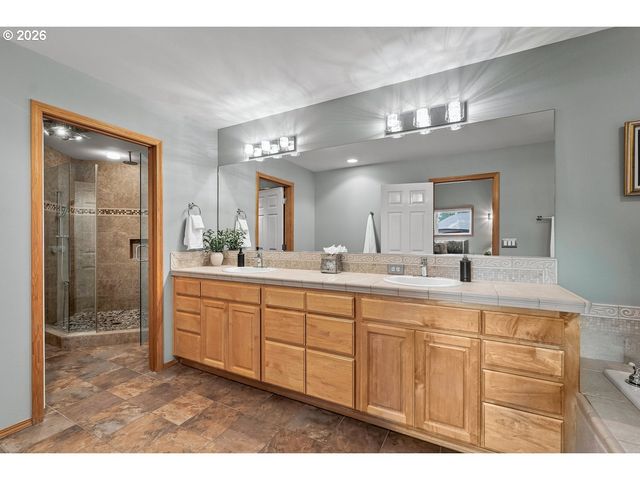514 Ne 49TH Ave, Hillsboro, OR 97124