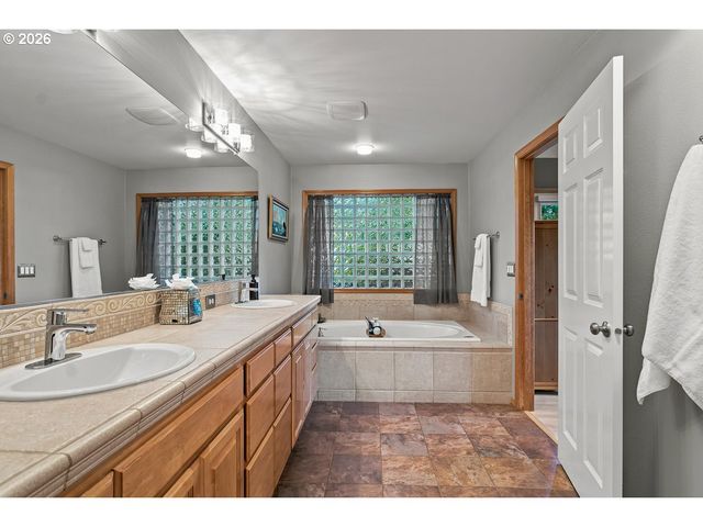 514 Ne 49TH Ave, Hillsboro, OR 97124