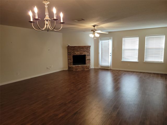 1934 Mosley Drive, Lancaster, TX 75146