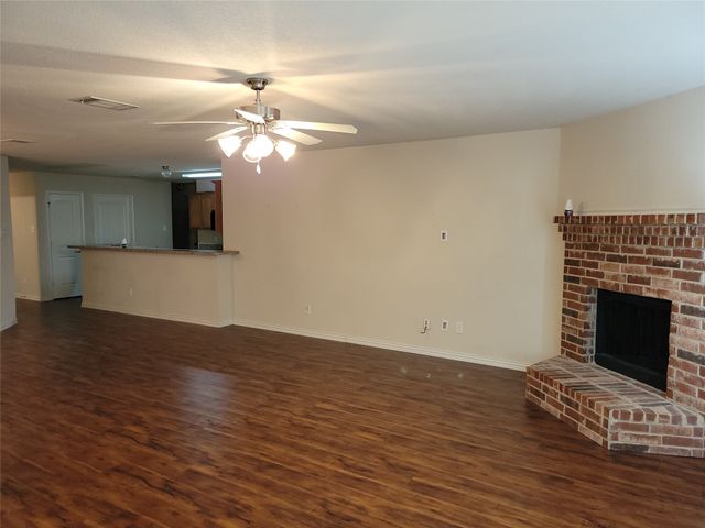 1934 Mosley Drive, Lancaster, TX 75146