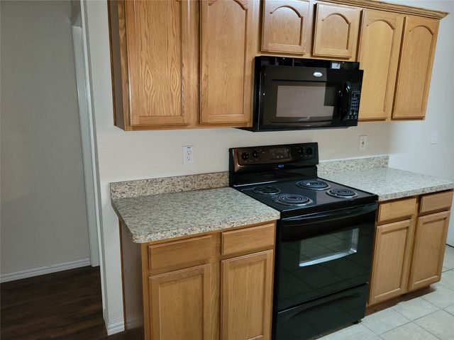 1934 Mosley Drive, Lancaster, TX 75146