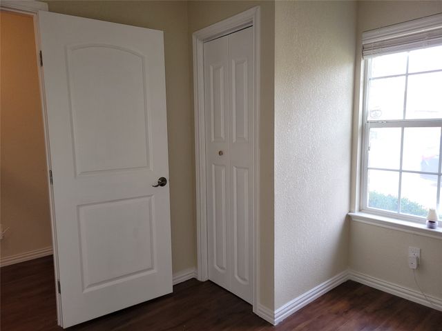 1934 Mosley Drive, Lancaster, TX 75146