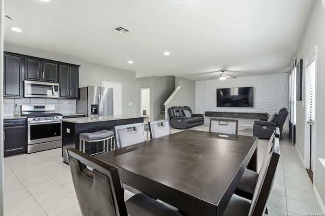 12114 WAGON CYN, San Antonio, TX 78254