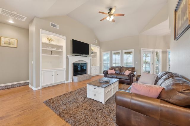 249 Blue Hill Drive, Montgomery, TX 77356