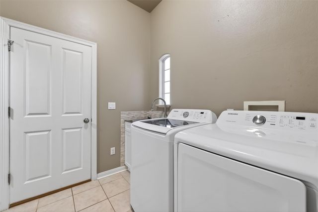 249 Blue Hill Drive, Montgomery, TX 77356