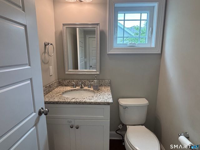 11 Bleeker Circle 11, North Haven, CT 06473
