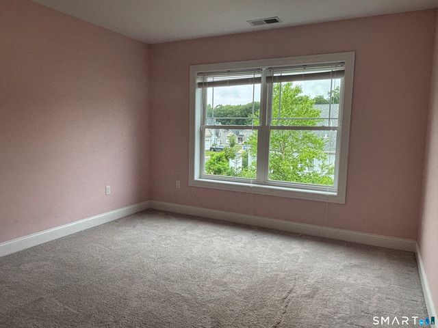 11 Bleeker Circle 11, North Haven, CT 06473