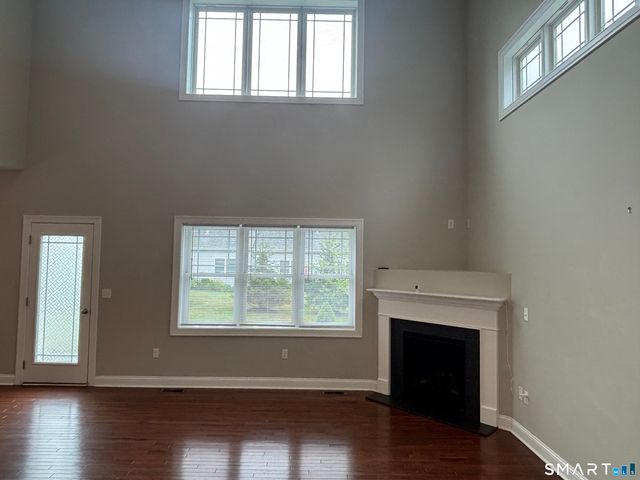 11 Bleeker Circle 11, North Haven, CT 06473