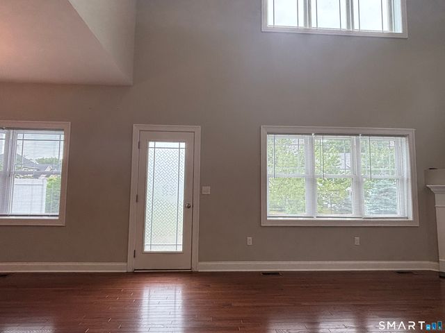 11 Bleeker Circle 11, North Haven, CT 06473