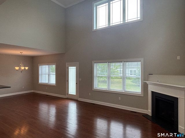 11 Bleeker Circle 11, North Haven, CT 06473