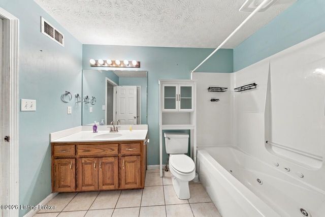 354 Bentwood Dr, Shepherdsville, KY 40165