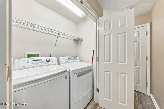 354 Bentwood Dr, Shepherdsville, KY 40165