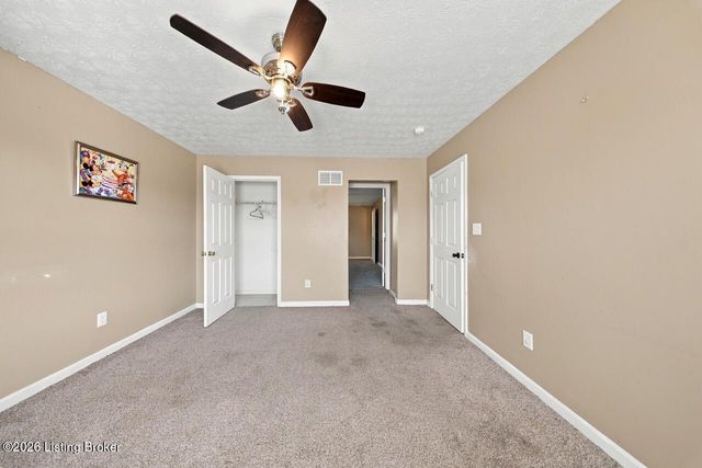 354 Bentwood Dr, Shepherdsville, KY 40165