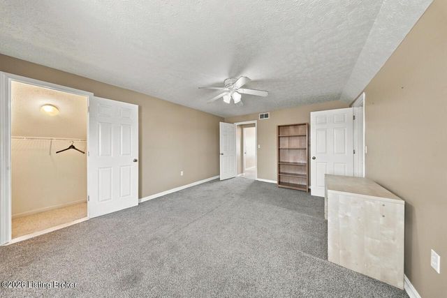 354 Bentwood Dr, Shepherdsville, KY 40165