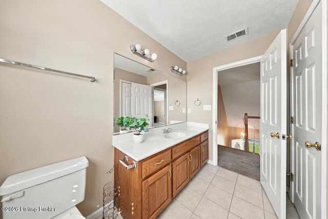 354 Bentwood Dr, Shepherdsville, KY 40165