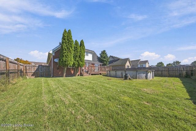 354 Bentwood Dr, Shepherdsville, KY 40165
