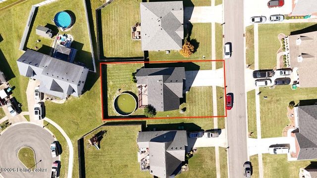 354 Bentwood Dr, Shepherdsville, KY 40165