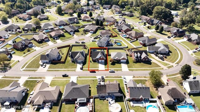 354 Bentwood Dr, Shepherdsville, KY 40165