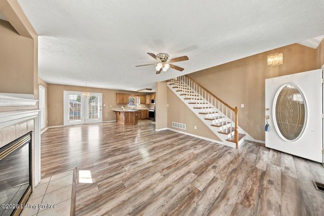 354 Bentwood Dr, Shepherdsville, KY 40165