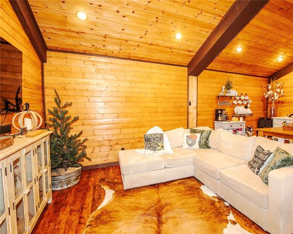 3713 Madison 8715, Huntsville, AR 72740