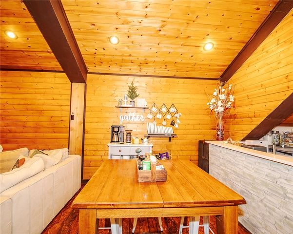 3713 Madison 8715, Huntsville, AR 72740