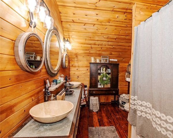 3713 Madison 8715, Huntsville, AR 72740