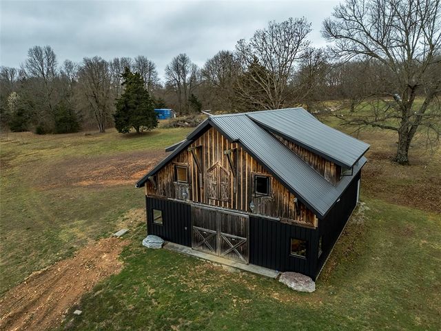 3713 Madison 8715, Huntsville, AR 72740