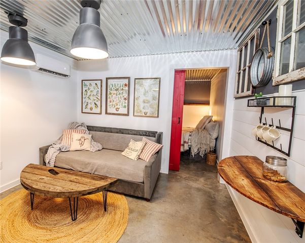 3713 Madison 8715, Huntsville, AR 72740