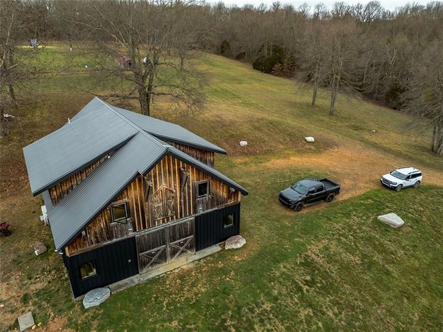 3713 Madison 8715, Huntsville, AR 72740