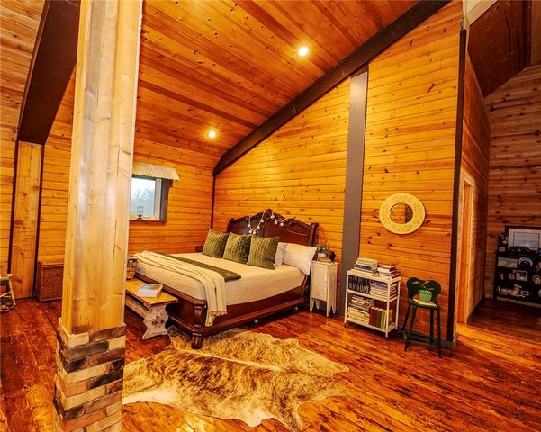 3713 Madison 8715, Huntsville, AR 72740