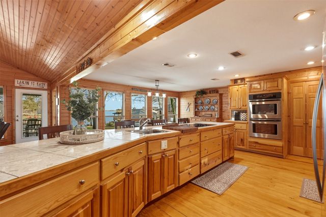 88 Wilcox Street, Mount Vernon, TX 75457