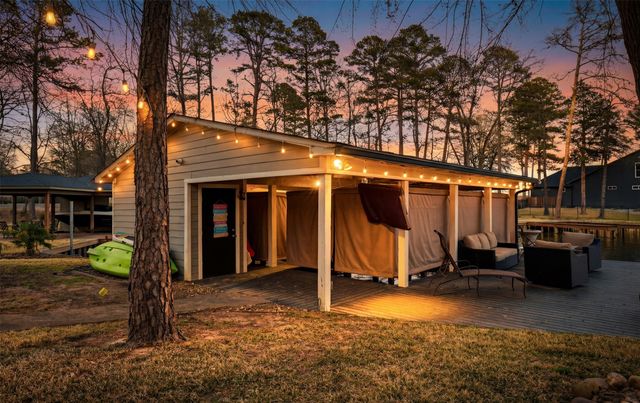 88 Wilcox Street, Mount Vernon, TX 75457